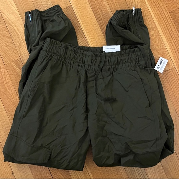 Old Navy Pants - Old Navy Womens High Rise Quick Dry Cargo Nylon Jogger Rain Wind Womens NWT